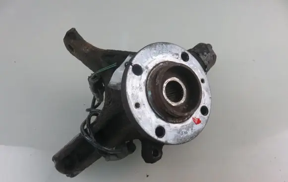 Citroen C4 I Front wheel hub spindle knuckle 