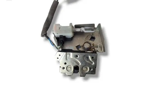 Ford Mondeo Mk III Tailgate/trunk/boot lock/catch/latch 3S71-A43102-AC