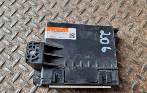 Lexus CT 200H Air conditioner control unit module 8865076330 1778004991