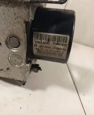 Volvo V70 ABS Pump 30681619 000404972C1 10092604053