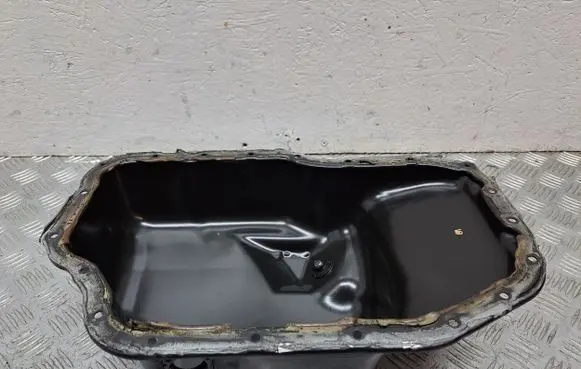 Toyota Avensis T250 Oil sump 121020R010