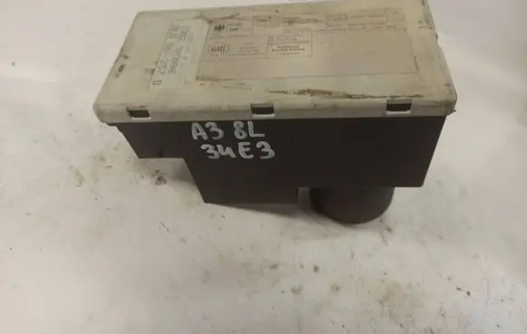Audi A3 S3 8L Central locking vacuum pump 8L0862257D