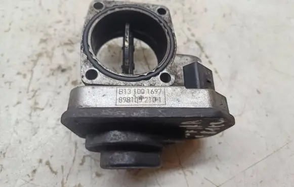 Opel Zafira B Throttle valve 8981052101 B131001697