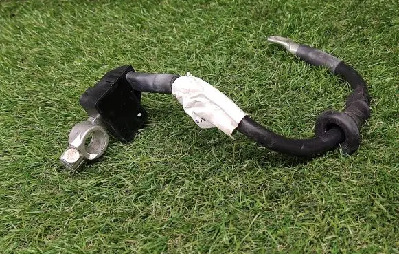 Volkswagen Touareg II Negative earth cable (battery) 7P0915181A