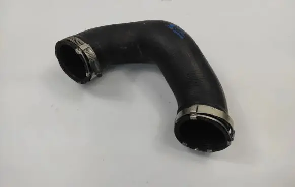 Audi Q7 4L Intercooler hose/pipe 7L6145972E