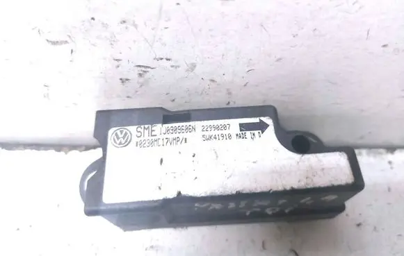 Volkswagen PASSAT B5 Airbag deployment crash/impact sensor IJ0909606N