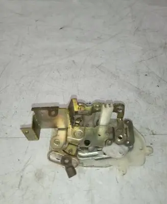 Honda CR-V Front door lock