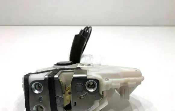 Honda CR-V Front door lock 72151SWAG1