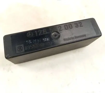 Mercedes-Benz S W126 Light relay 1265420032 A1265420032