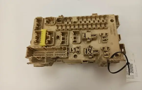 Toyota Avensis T250 Fuse box set 82641CA020F