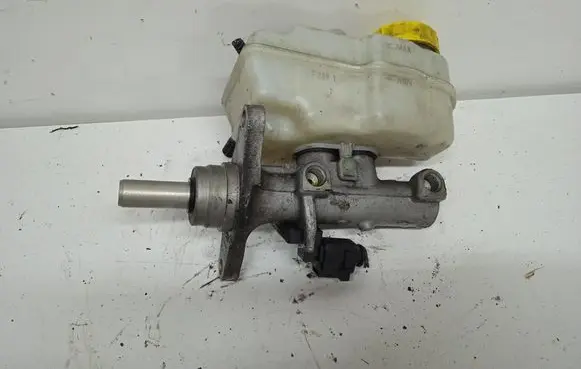 Seat Ibiza IV (6J,6P) Master brake cylinder 6R0611301A