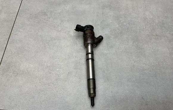 Hyundai i40 Fuel injector 338002A610 0445110589