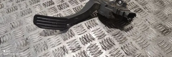 Volvo S60 Accelerator throttle pedal 31329371