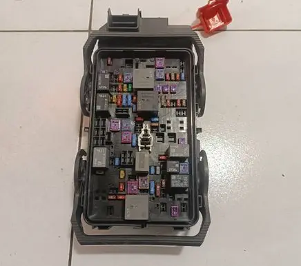 Opel Insignia B Fuse box set 39116625 193221818