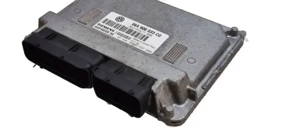 Volkswagen Touran I Engine control unit/module 06A906033CG 5WP4020903 330600