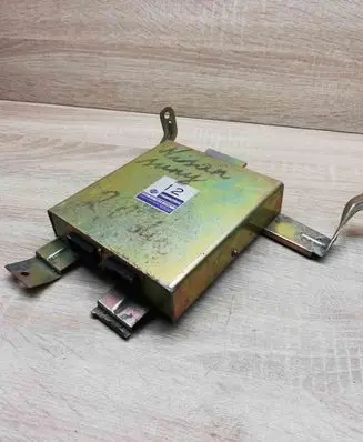 Nissan X-Trail T30 Engine control unit/module ECU 2371066C00 A93B71565