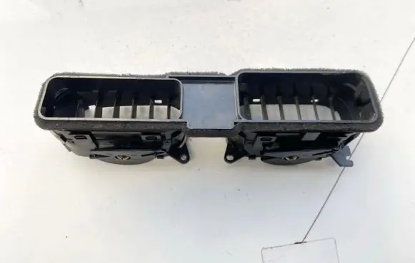 Mazda 626 Dash center air vent grill