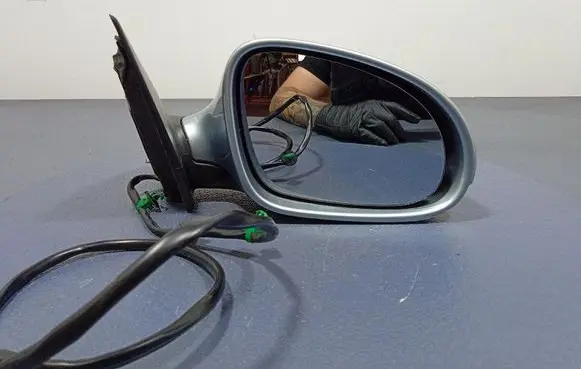 Volkswagen PASSAT B6 Front door electric wing mirror