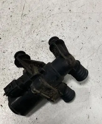 BMW 5 E60 E61 Coolant heater control valve 6920226 050420 1147412174A