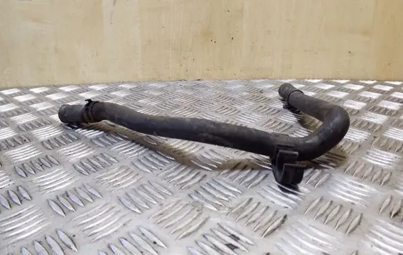 Engine coolant pipe/hose