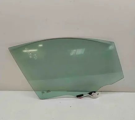 Toyota Sienna XL40 IV Front door window glass four-door 6810108070
