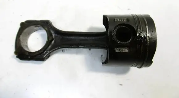 Mercedes-Benz Vito Viano W638 Piston 