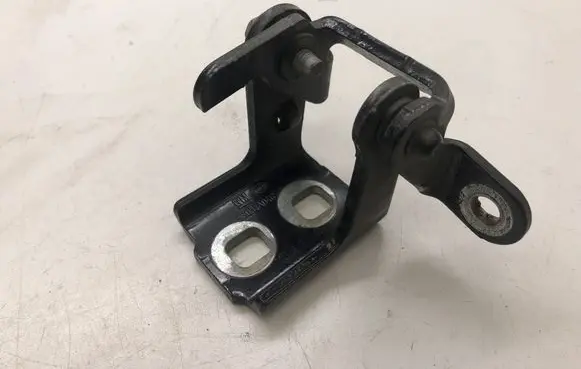 Opel Insignia A Rear door lower hinge ES03A046574