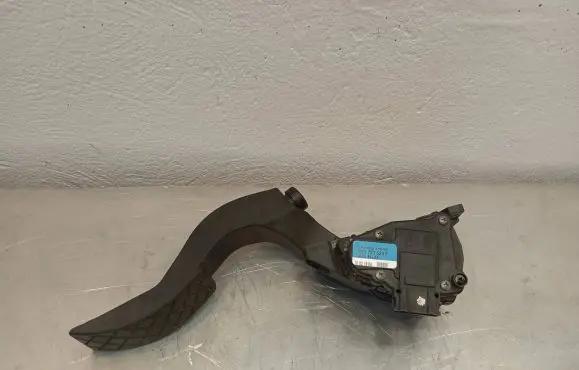 Audi A4 S4 B6 8E 8H Accelerator throttle pedal 8E1723523F 6PV00837600