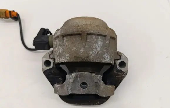 Audi A7 S7 4G Engine mount bracket
