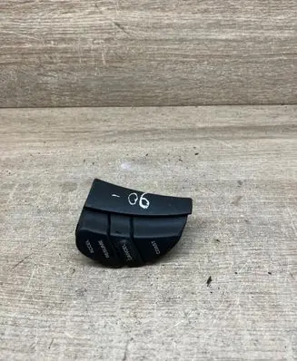 Chrysler 300M Steering wheel buttons/switches 04760352AD