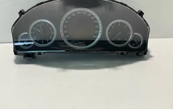 Mercedes-Benz E W212 Speedometer (instrument cluster) A2129004104 1382 090310