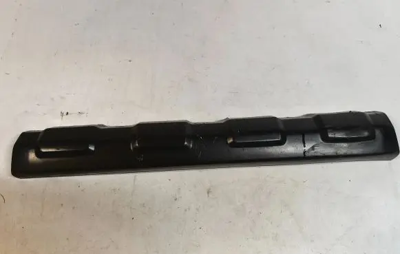 Front bumper lip