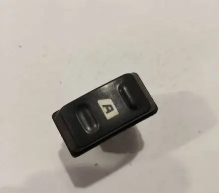 Citroen Xsara Picasso Electric window control switch 22681