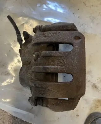 Mercedes-Benz Vito Viano W639 Front brake caliper