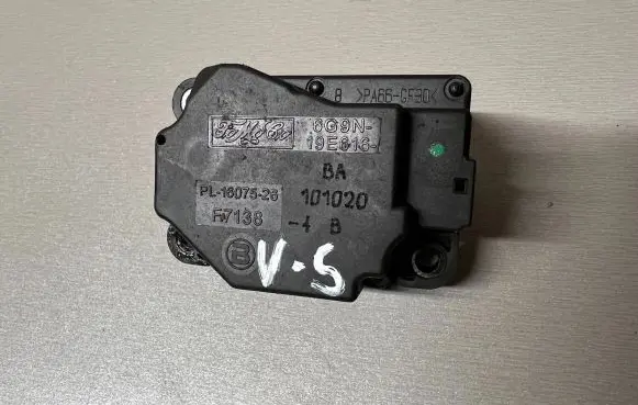 Volvo XC70 Air flap motor/actuator PL1607526 101020 19E616