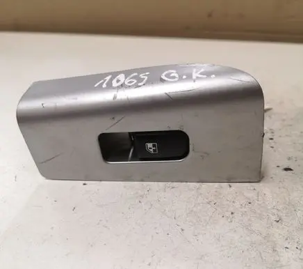 Hyundai Santa Fe Electric window control switch 3715201110