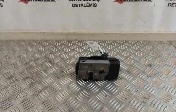 Opel Vivaro Rear door lock 8200282303 93851809