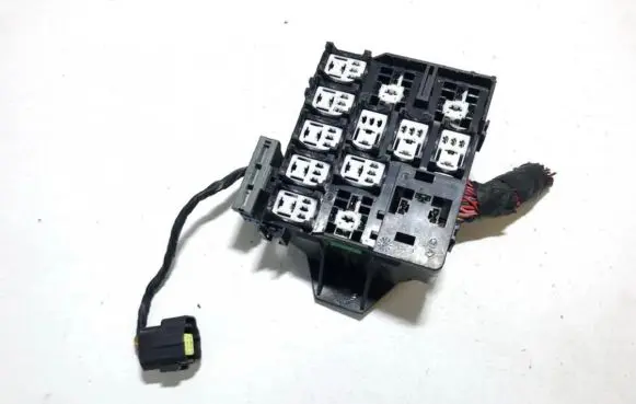 KIA Carens II Fuse box set