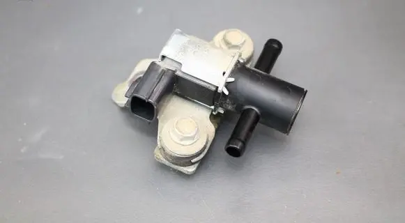 Nissan Murano Z51 Valve vacuum K5T46696