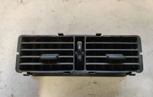 Volkswagen II LT Dash center air vent grill 9018310130