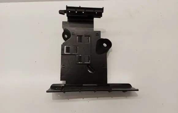 Volkswagen PASSAT B8 Other engine bay part 5Q0906507F