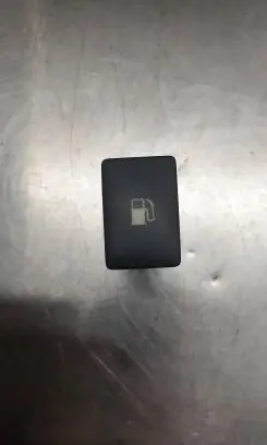 Toyota Avensis T270 Fuel tank opening switch 15C252