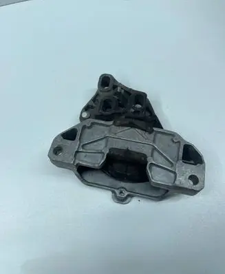Mercedes-Benz A W177 Engine mount bracket A2472403100 ZGS001Q001 192601751