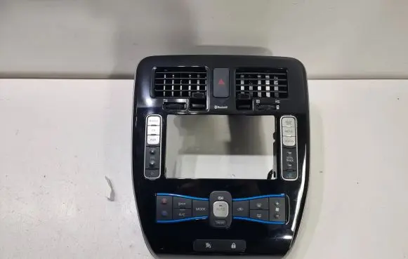 Nissan Leaf I (ZE0) Climate control unit 275003NH0C T949197C 682603NL0A