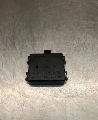 Mercedes-Benz E W211 Rain sensor A2118202285 73628102 5DC00842402
