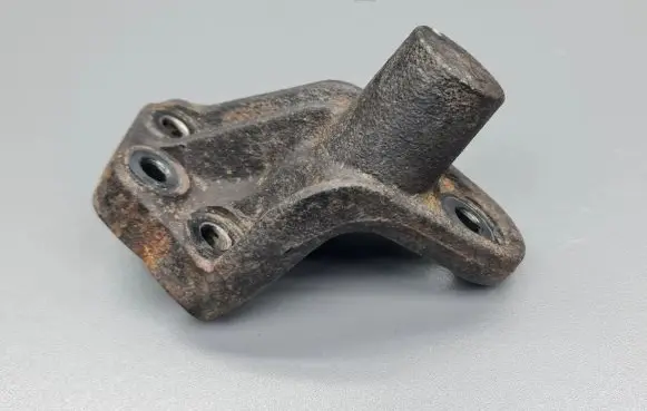 Hyundai i30 Engine mounting bracket