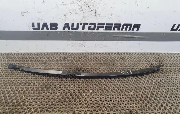 Volkswagen PASSAT B7 Rear door windshield rail 3C9839065A
