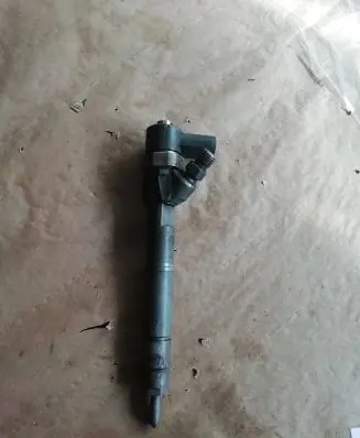 Mercedes-Benz E W210 Fuel injector 0445110025