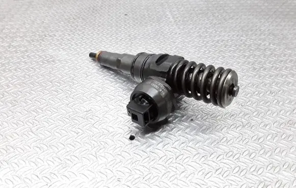 Skoda Octavia Mk2 (1Z) Fuel injector 038130073AG
