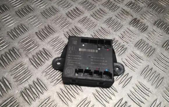 Mercedes-Benz C W204 Door control unit/module 2129004106 A2129004106